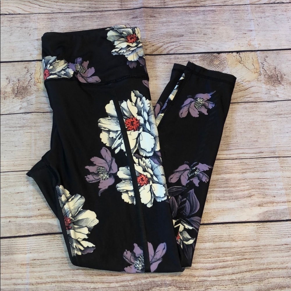 Women’s flower leggings size L